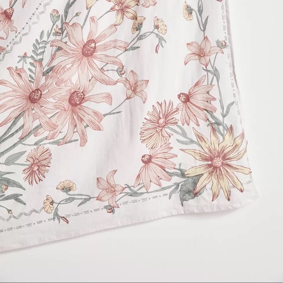 NWT Urban Outfitters Clara Floral Tapestry Hippie - Picture 3 of 4